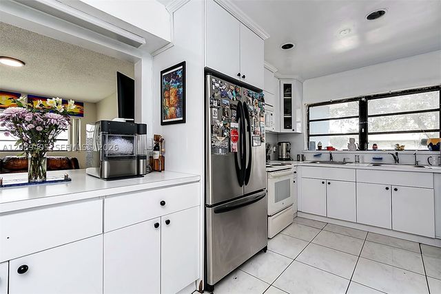 17860 NE 9th Pl, North Miami Beach, FL 33162