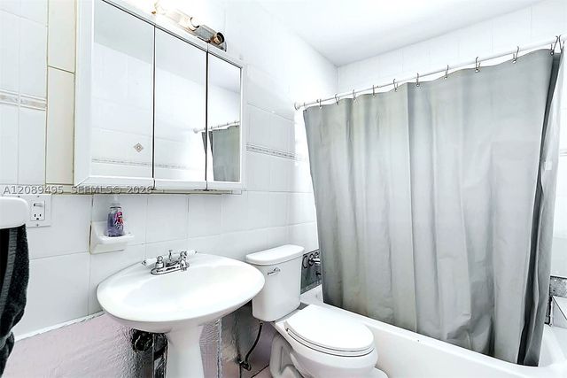 17860 NE 9th Pl, North Miami Beach, FL 33162