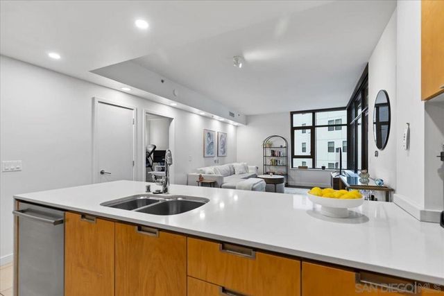 1441 9th Ave 402, San Diego, CA 92101