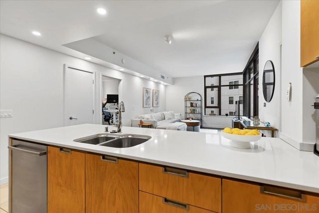 1441 9th Ave 402, San Diego, CA 92101