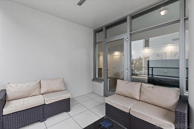 1441 9th Ave 402, San Diego, CA 92101