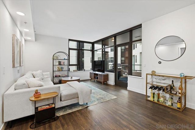 1441 9th Ave 402, San Diego, CA 92101