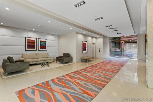 1441 9th Ave 402, San Diego, CA 92101