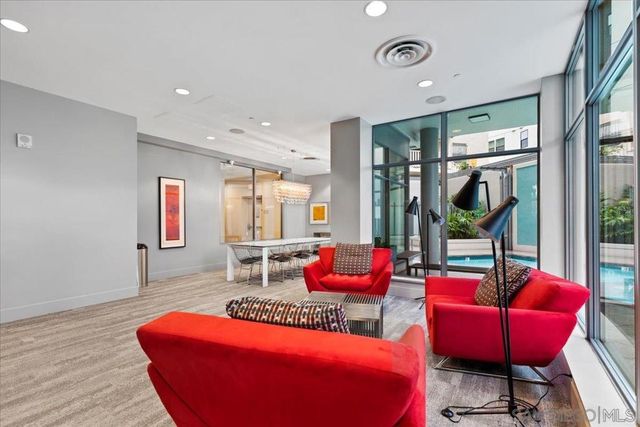 1441 9th Ave 402, San Diego, CA 92101