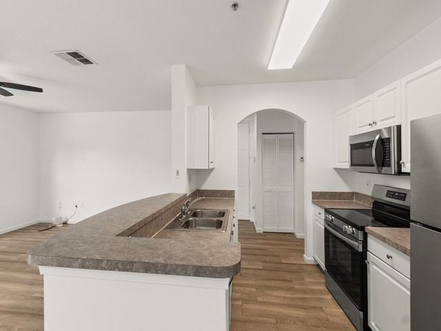 5020 Fairways Circle 202, Vero Beach, FL 32967