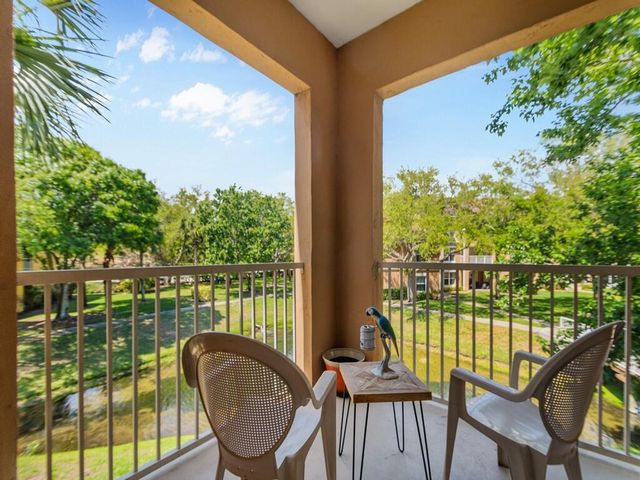 5020 Fairways Circle 202, Vero Beach, FL 32967