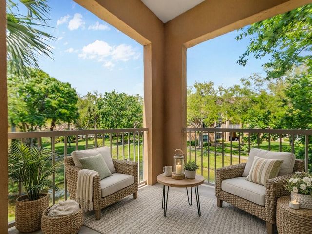 5020 Fairways Circle 202, Vero Beach, FL 32967