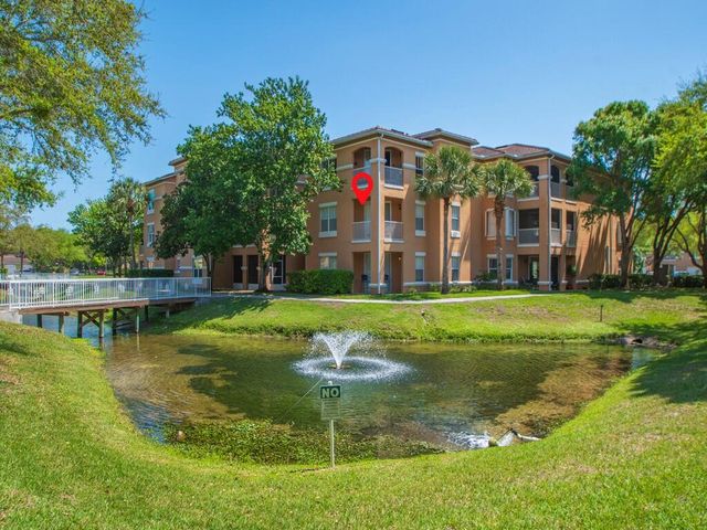 5020 Fairways Circle 202, Vero Beach, FL 32967