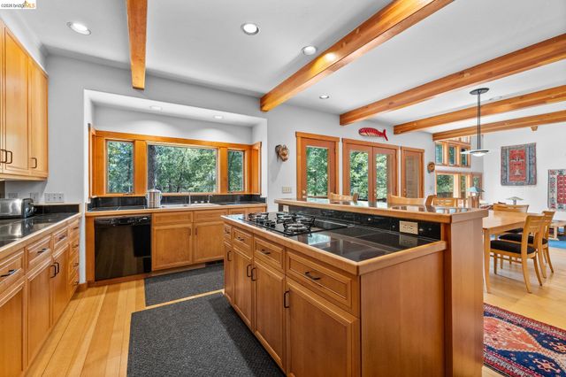 22715 Hells Hollow Rd, Groveland, CA 95321