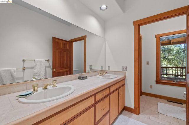 22715 Hells Hollow Rd, Groveland, CA 95321