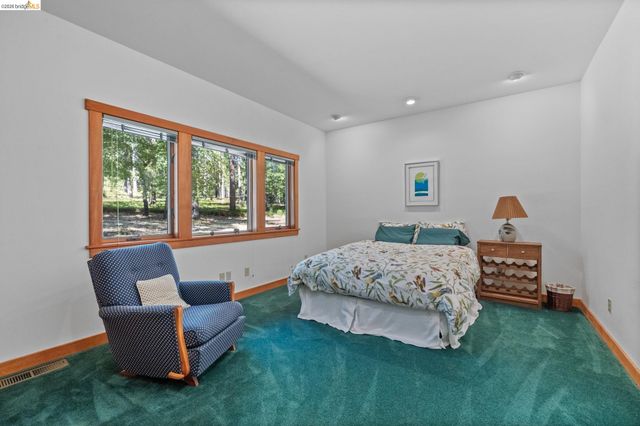 22715 Hells Hollow Rd, Groveland, CA 95321