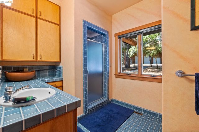 22715 Hells Hollow Rd, Groveland, CA 95321