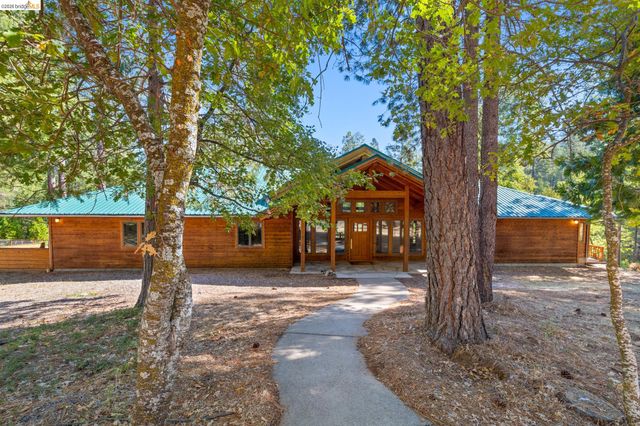 22715 Hells Hollow Rd, Groveland, CA 95321