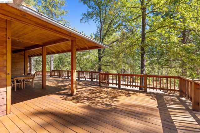 22715 Hells Hollow Rd, Groveland, CA 95321