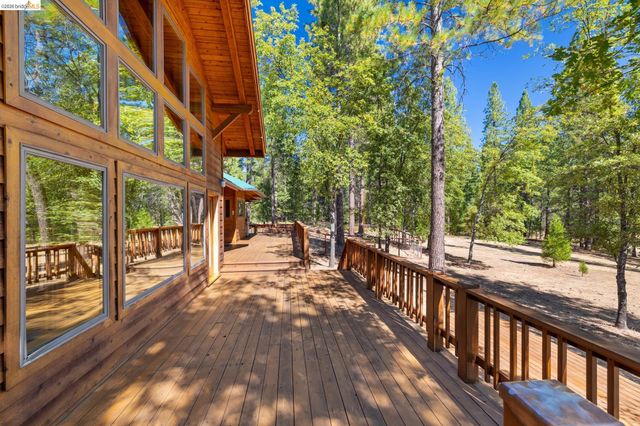 22715 Hells Hollow Rd, Groveland, CA 95321