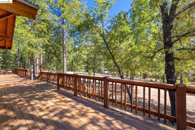 22715 Hells Hollow Rd, Groveland, CA 95321