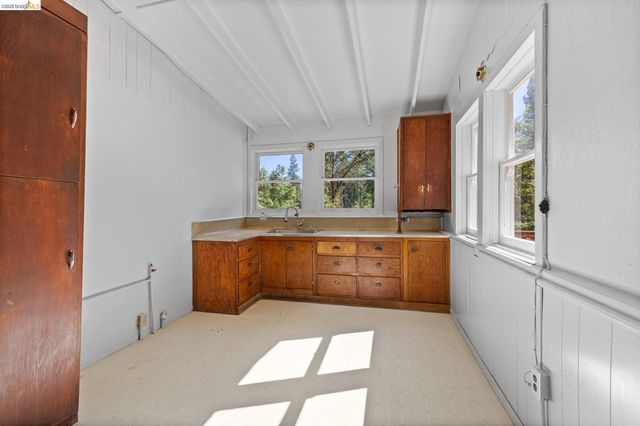 22715 Hells Hollow Rd, Groveland, CA 95321