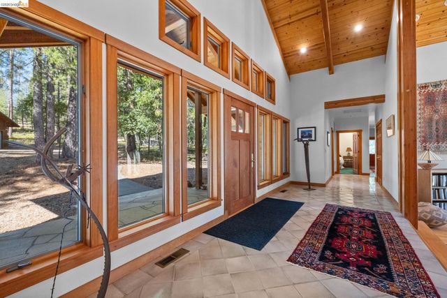 22715 Hells Hollow Rd, Groveland, CA 95321