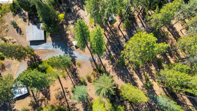 22715 Hells Hollow Rd, Groveland, CA 95321