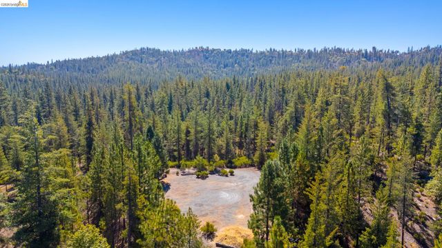22715 Hells Hollow Rd, Groveland, CA 95321