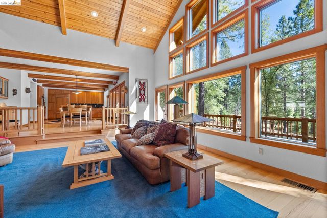 22715 Hells Hollow Rd, Groveland, CA 95321