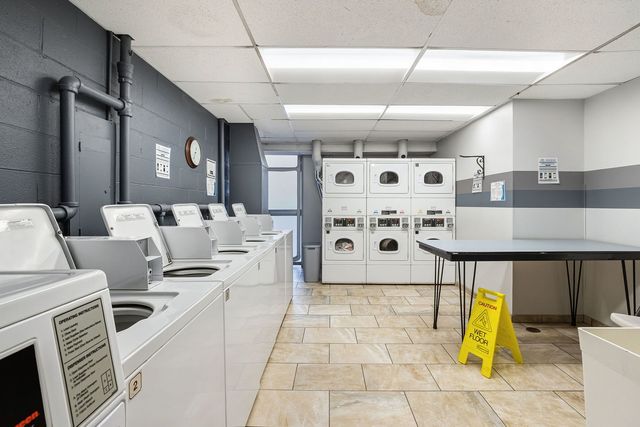 1555 N Dearborn Parkway 17C, Chicago, IL 60610