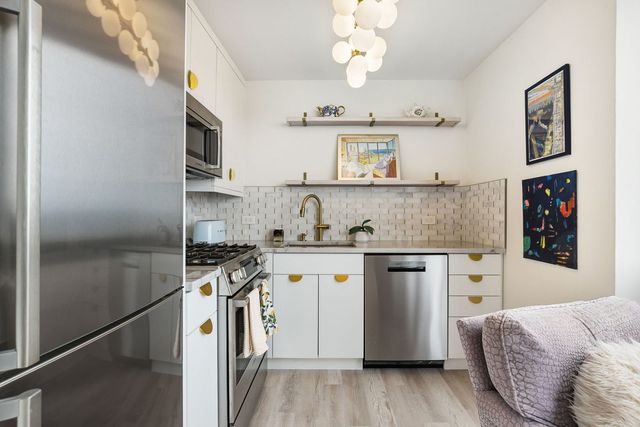 1555 N Dearborn Parkway 17C, Chicago, IL 60610