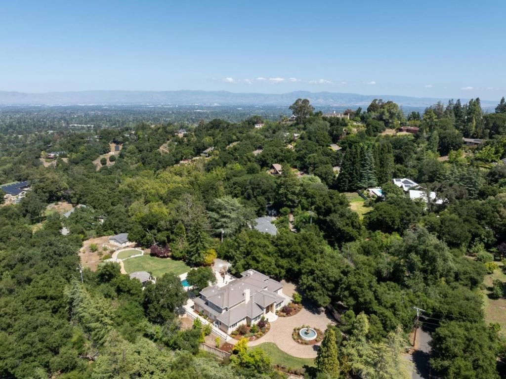 Image 4 of property listing at 14000 Pike Road, Saratoga, CA 95070