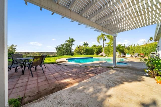 2518 Unicornio Street, Carlsbad, CA 92009