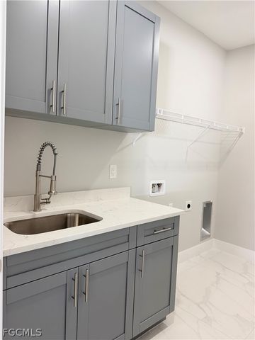 703 NW 1st TER, Cape Coral, FL 33993