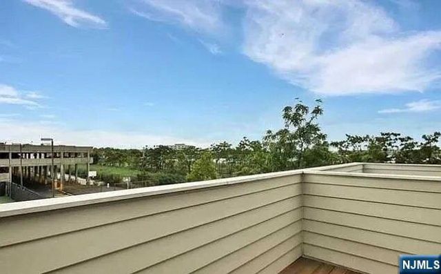 815 Topsail Lane, Secaucus, NJ 07094