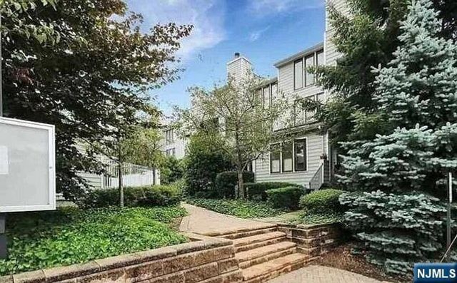 815 Topsail Lane, Secaucus, NJ 07094
