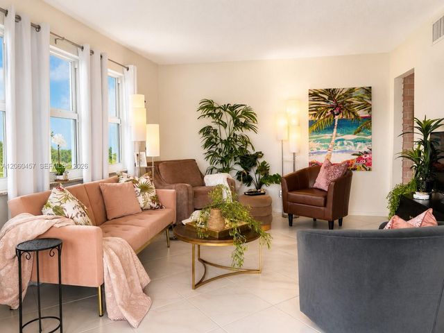 1069 Hillsboro Mile 206, Hillsboro Beach, FL 33062