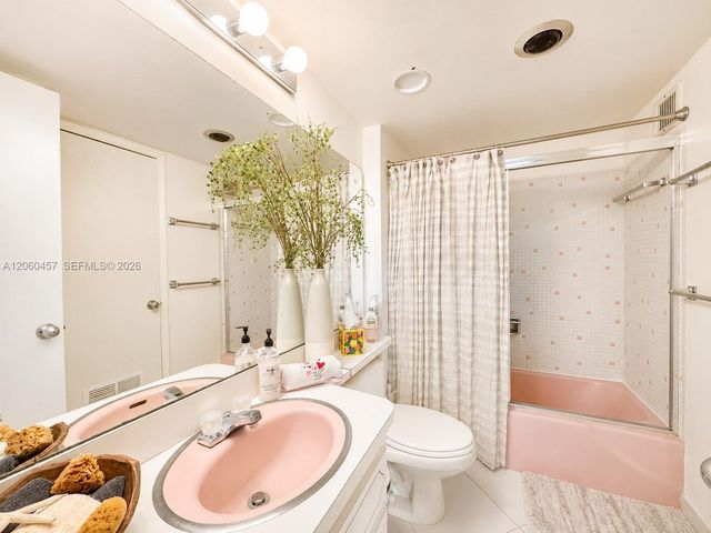 1069 Hillsboro Mile 206, Hillsboro Beach, FL 33062