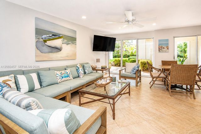 1069 Hillsboro Mile 206, Hillsboro Beach, FL 33062