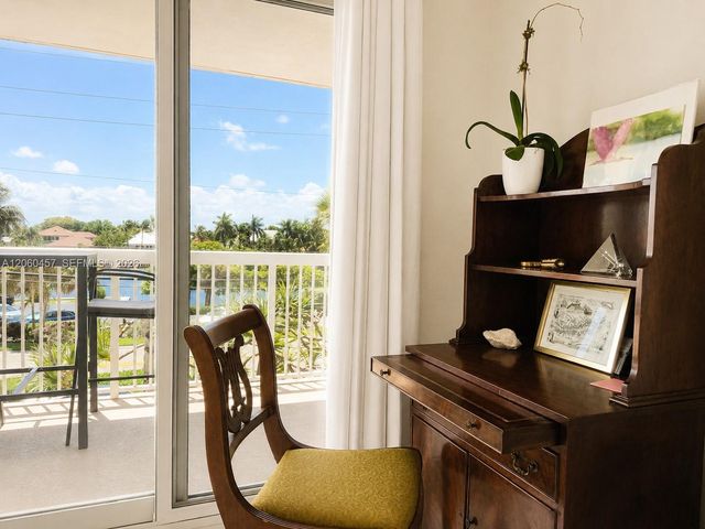 1069 Hillsboro Mile 206, Hillsboro Beach, FL 33062