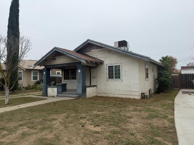 1103 N Adoline Avenue, Fresno, CA 93728