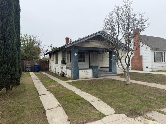 1103 N Adoline Avenue, Fresno, CA 93728