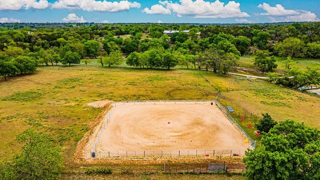 113 Indian Bluff, Kerrville, TX 78028