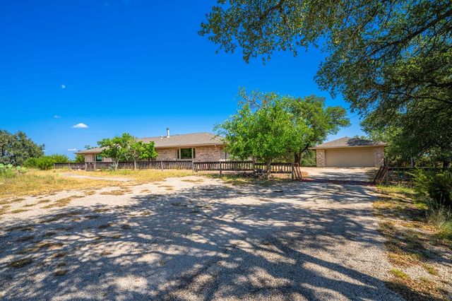 113 Indian Bluff, Kerrville, TX 78028