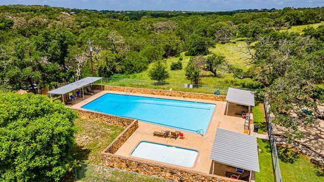 113 Indian Bluff, Kerrville, TX 78028
