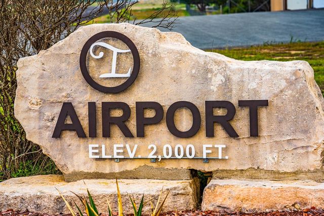 113 Indian Bluff, Kerrville, TX 78028