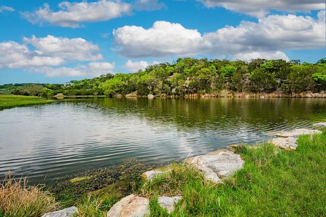 113 Indian Bluff, Kerrville, TX 78028