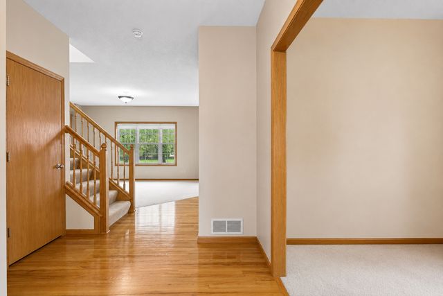 1045 Breezy Court, Waconia, MN 55387