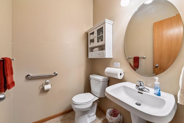 1045 Breezy Court, Waconia, MN 55387