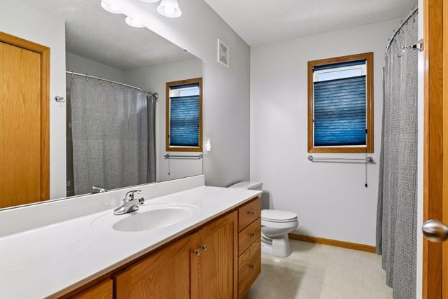 1045 Breezy Court, Waconia, MN 55387