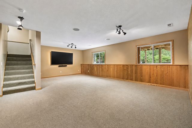 1045 Breezy Court, Waconia, MN 55387