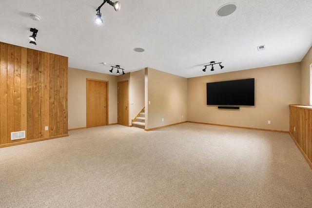 1045 Breezy Court, Waconia, MN 55387