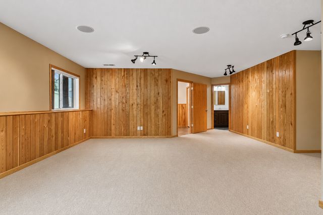 1045 Breezy Court, Waconia, MN 55387
