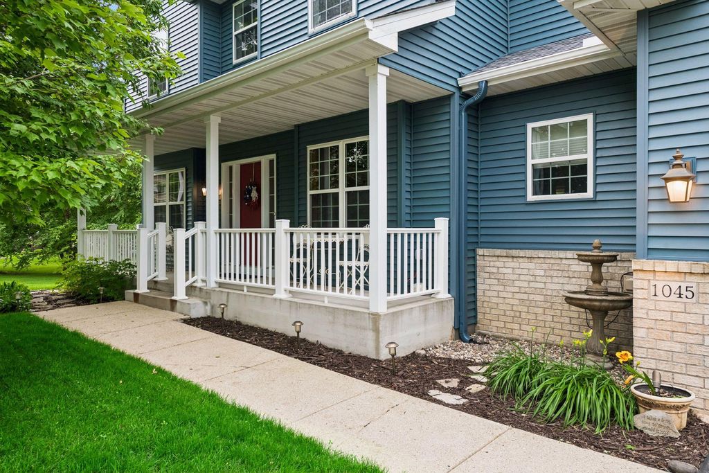 1045 Breezy Court, Waconia, MN 55387